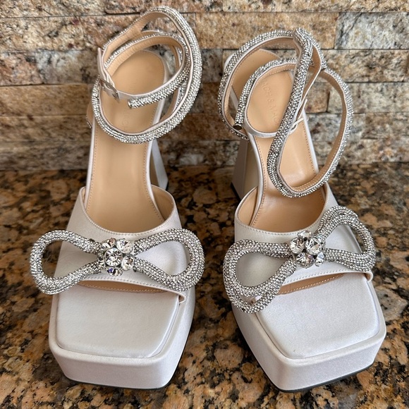 MACH & MACH 140 CRYSTAL DOUBLE BOW PLATFORM SANDALS IN SATIN - Picture 4 of 14